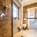 Czorsztyn Ski&sail Aparthouse 度假居